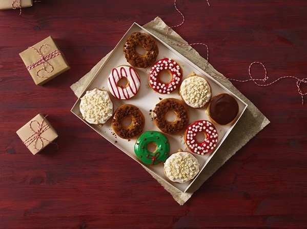 FAST FOOD NEWS: Dunkin' Donuts Frosted Sugar Cookie Donut And ...