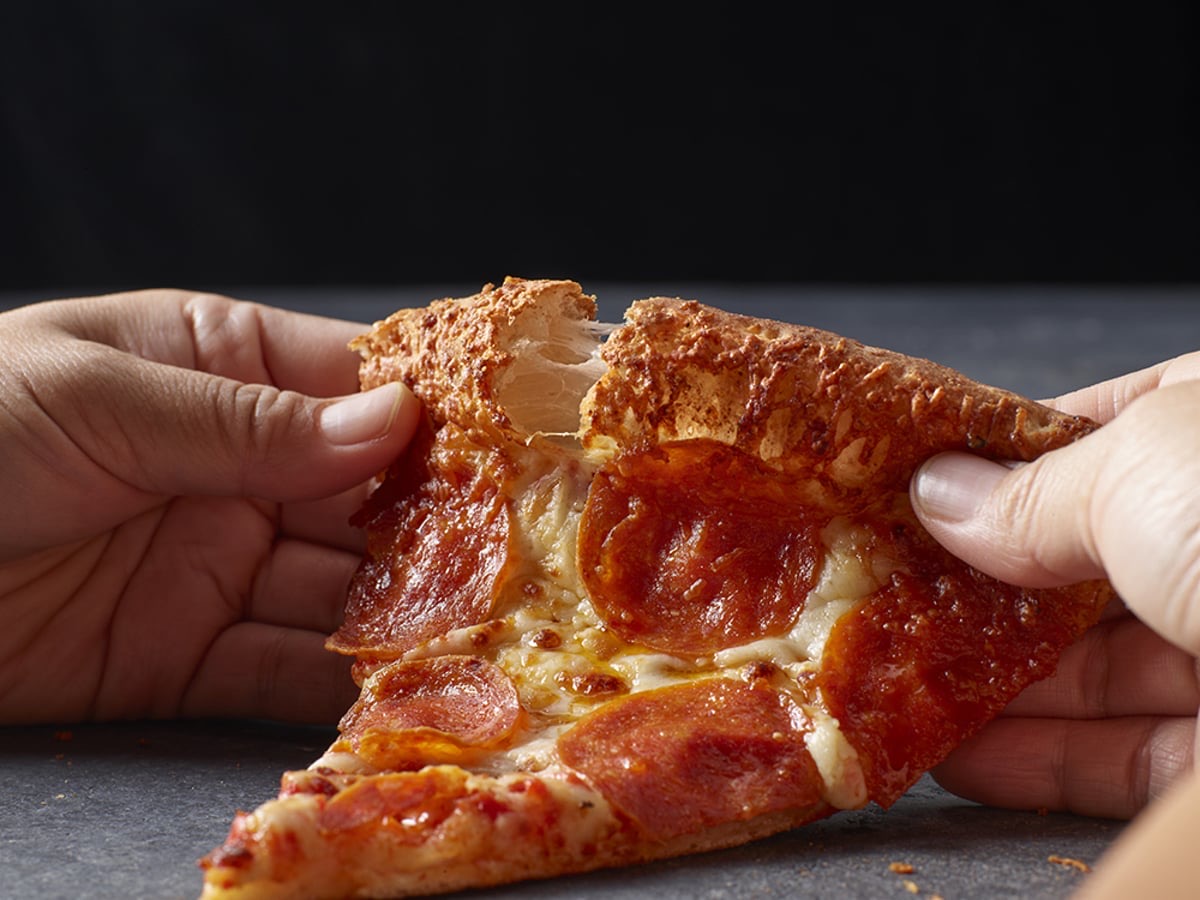 REVIEW: Papa Johns Garlic Epic Stuffed Crust Pizza in 2023